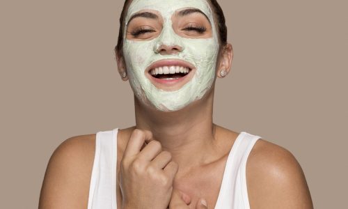 Como Criar Sua Própria Máscara Facial Natural com Ingredientes Simples